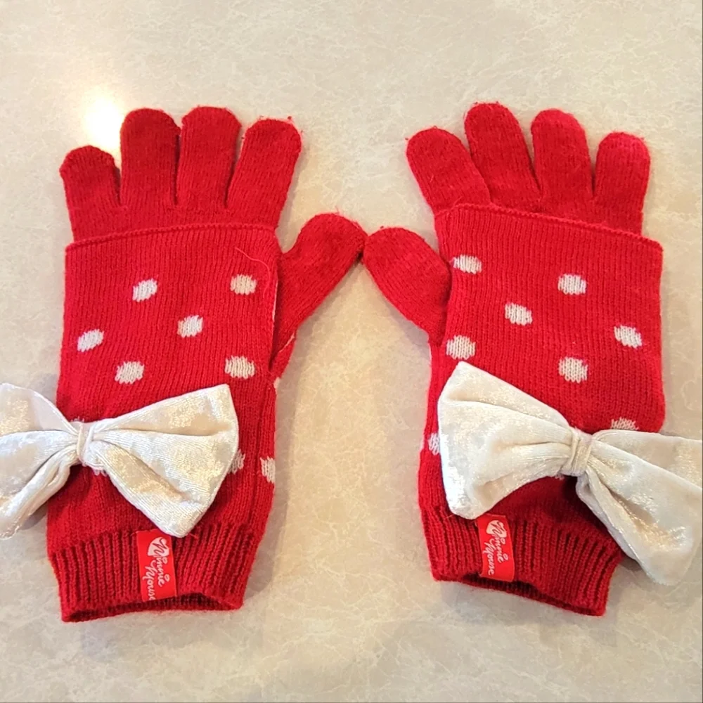 Cute Minnie Mouse Gloves from Disneyland Paris, Red & white gloves are removable